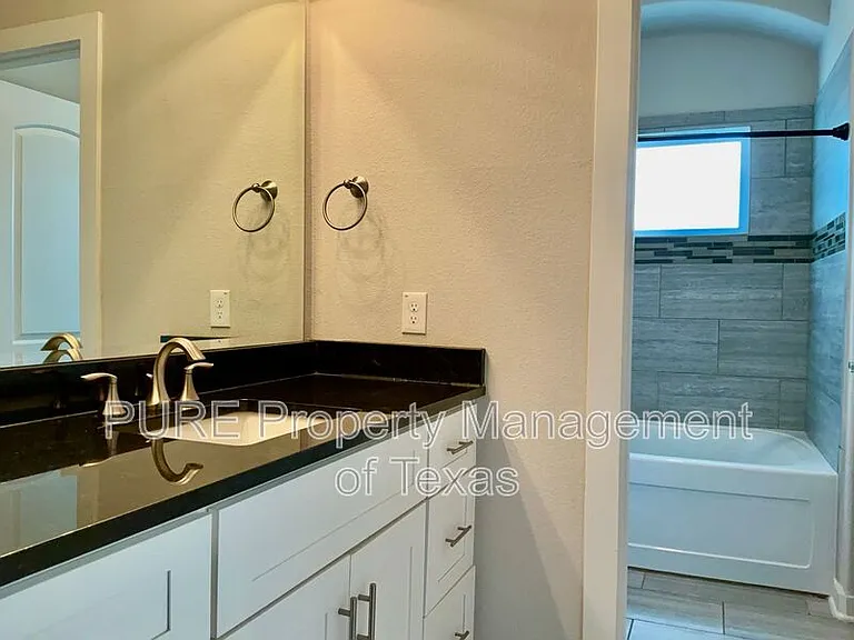 3301 Elija St #B — Photo 12