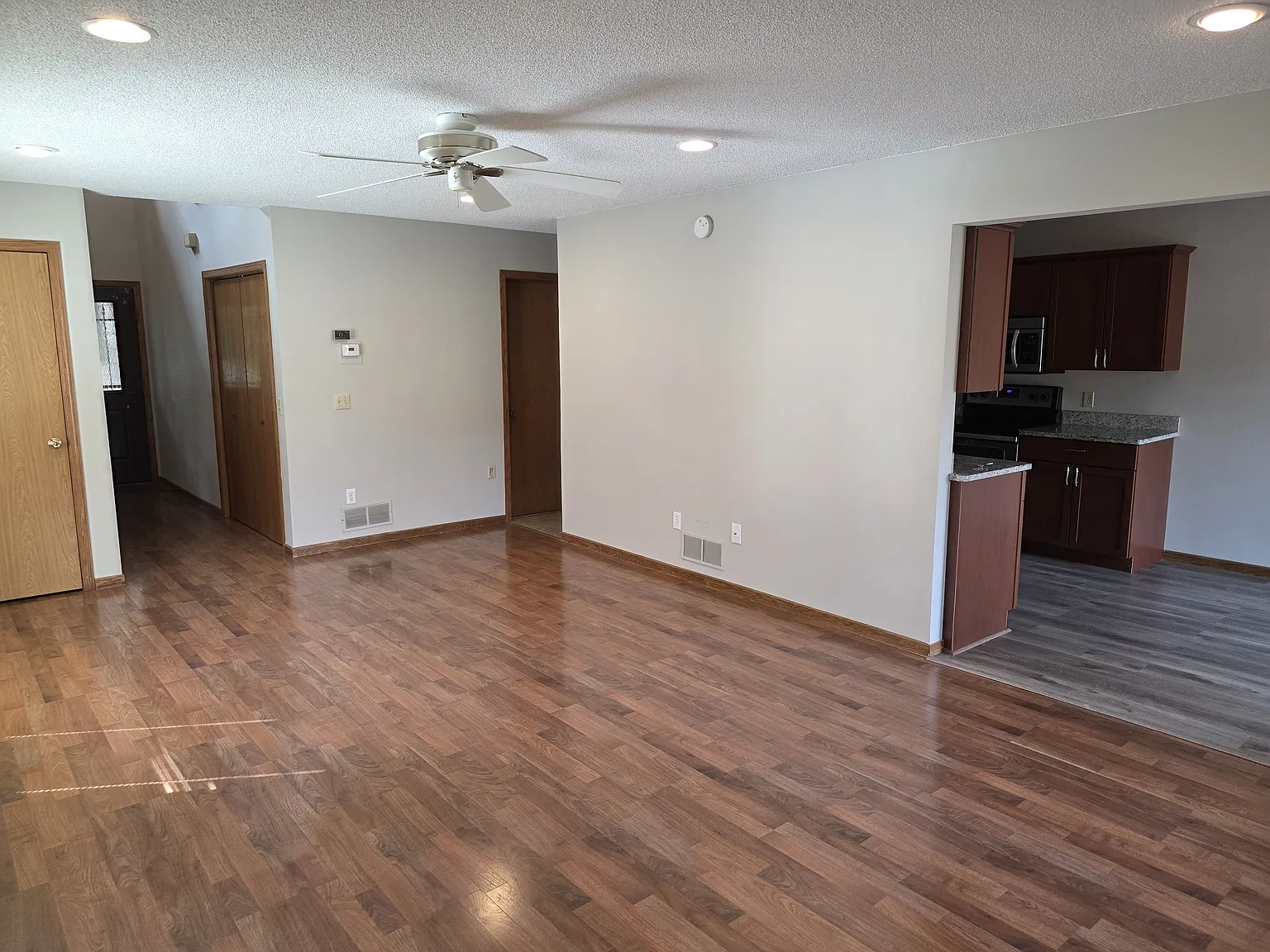 5385 Emerald Way — Photo 3