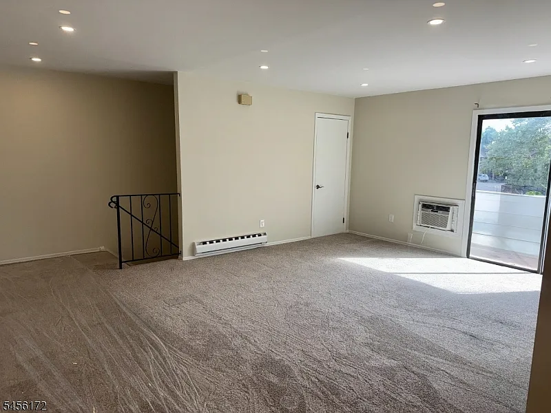 1 bed, 1.0 bath, $2,000 — Photo 3