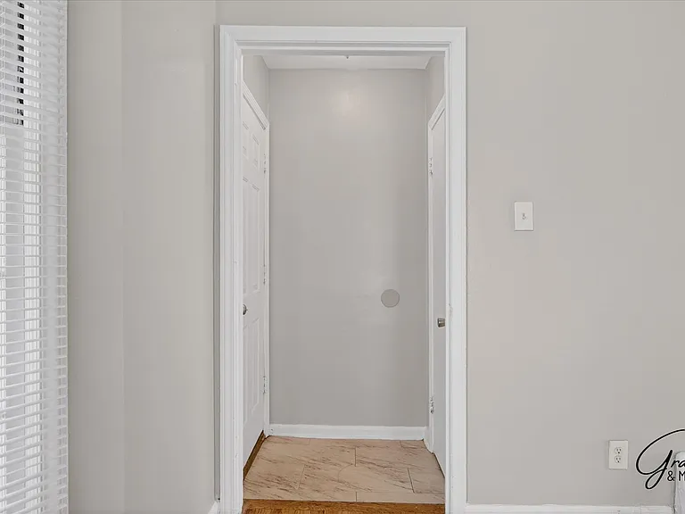 20410 Five Points St — Photo 2