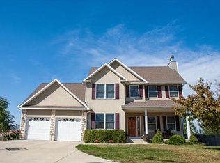 20944 Cottonwood Cir, Spring Hill, KS 66083