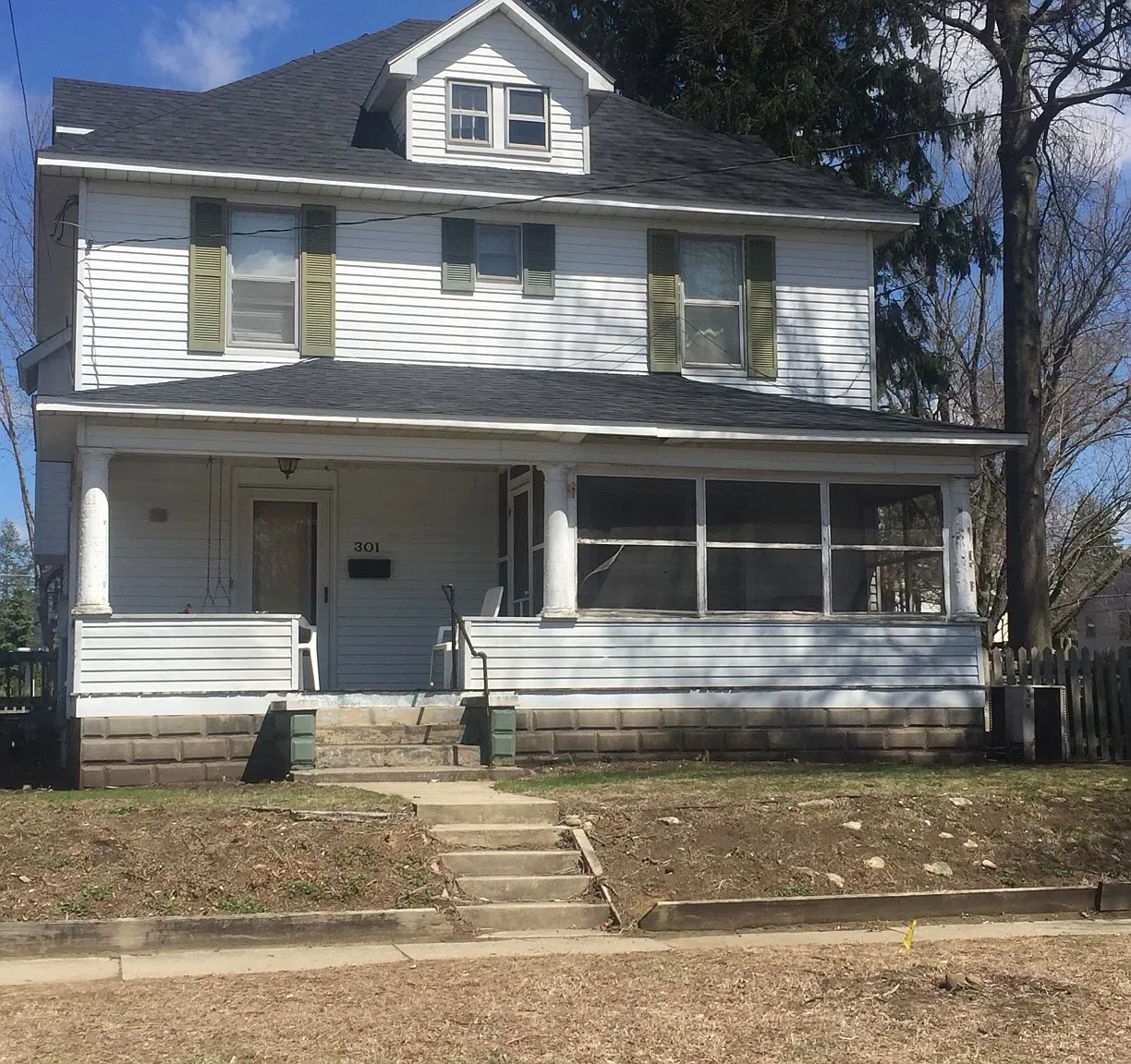301 E Evers Ave — Photo 1