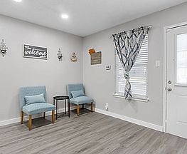 Cozy Leasing Office