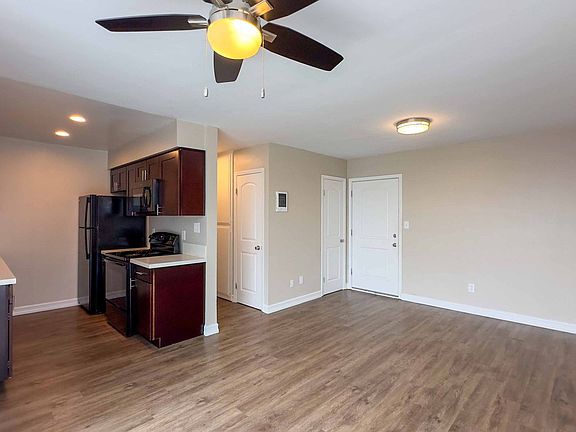 4th image of 3423-3425-3443 Marlborough Ave #B