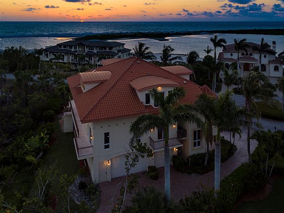 5th image of 161 S Beach Dr