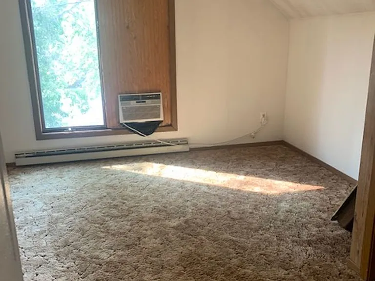 915 W Kemp Ave — Photo 7