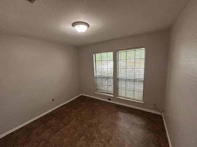 1200 Wyndham Dr — Photo 5