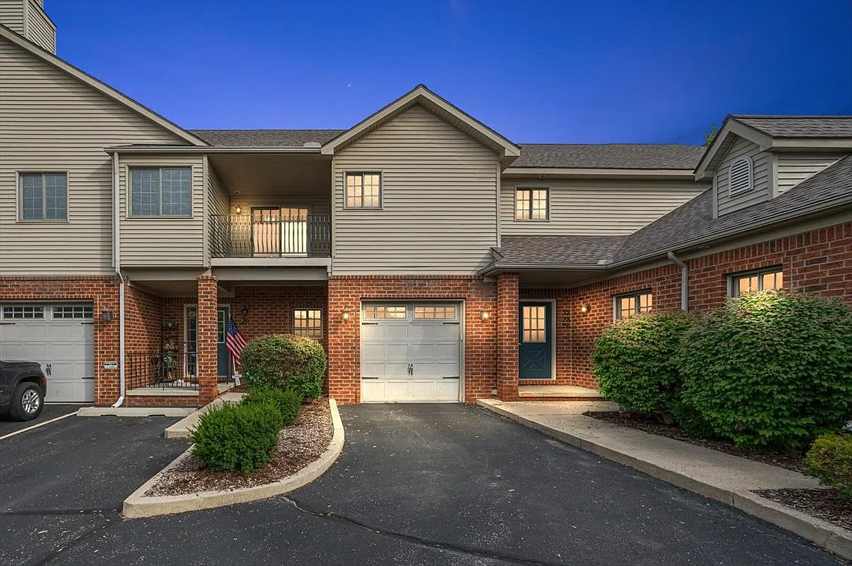 3 bed, 1.5 bath, 1741 sqft, $2,900 — Photo 1