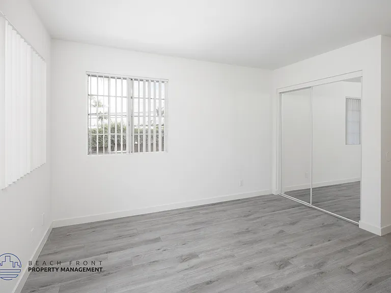 875 N. Olive St. — Photo 14
