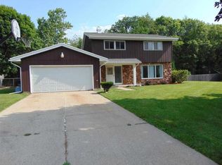 1325 Hampshire Dr, South Bend, IN