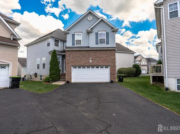 310 Morning Glory Dr, Monroe Township, NJ 08831