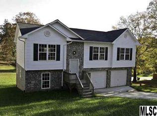 710 7th Ave SE, Hickory, NC 28601