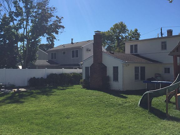 5th image of 36 Carlton Dr