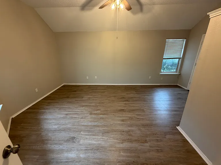 1519 Windmill Ln — Photo 3