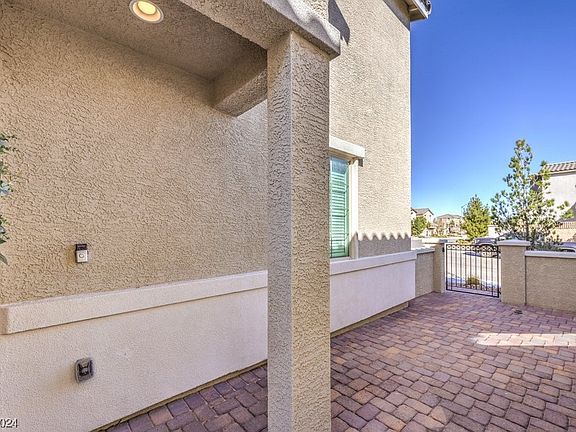 5th image of 10463 Skye Canyon Falls Ave