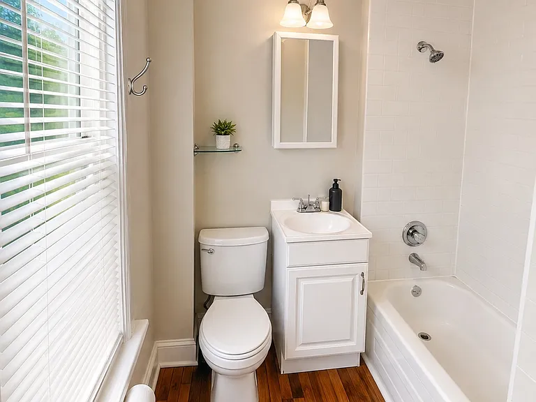 29 Collegeview Ave #1 — Photo 4
