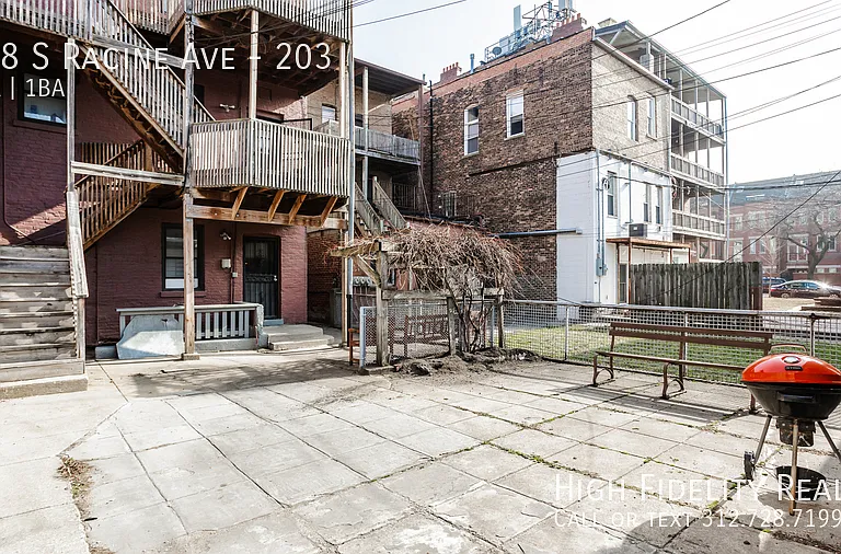 618 S Racine Ave #203 — Photo 2