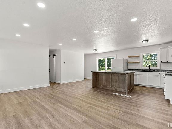 5th image of 52519 County Road 35
