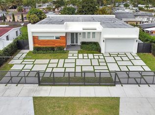 11315 SW 43rd Ln, Miami, FL 33165