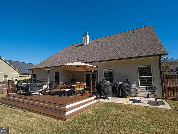 3rd image of 369 Clarksboro Dr