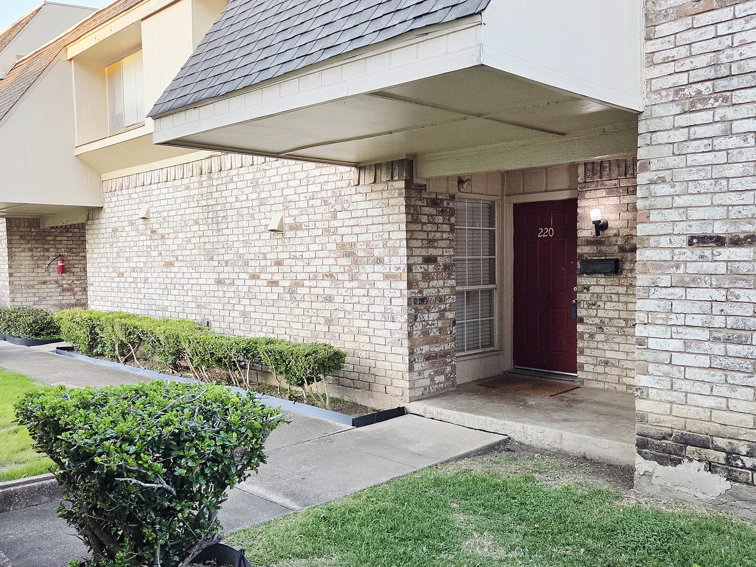 3 bed, 2.5 bath, 1314 sqft, $1,700 — Photo 1