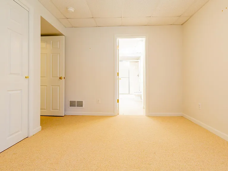15222 Kempwood Dr — Photo 28