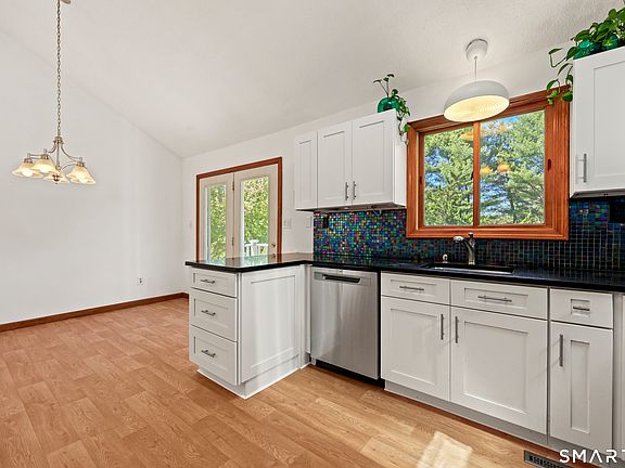 5th image of 419 Birge Park Road