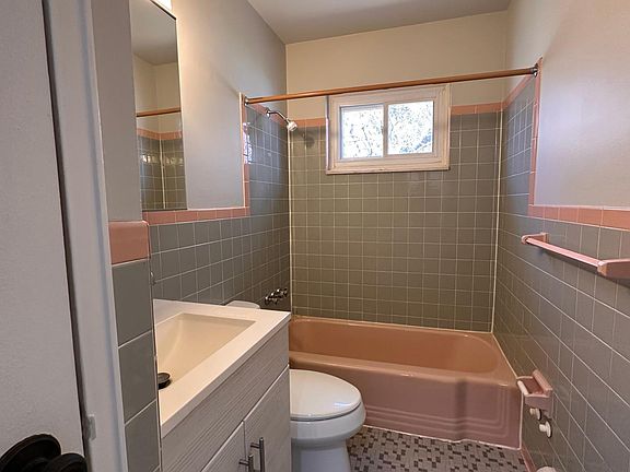 3rd image of 76 Hunt Ave APT 2B