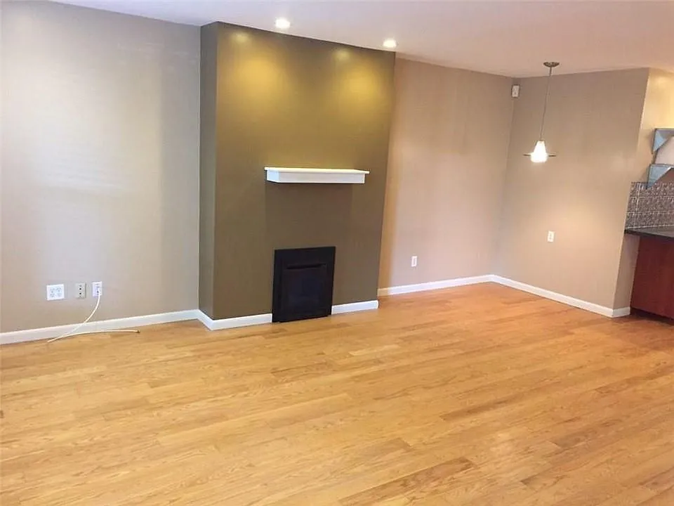 1 bed, 1259 sqft, $1,450 — Photo 3