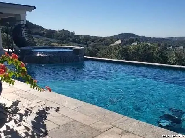 6710 Manor Hl