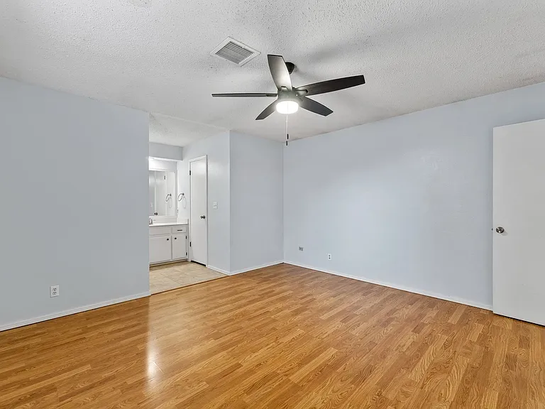 213 S Silver Dr — Photo 18