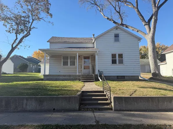 704 3rd Ave, Alton, IA 51003