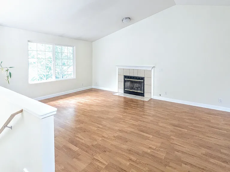 4137 23rd Ave SW — Photo 5