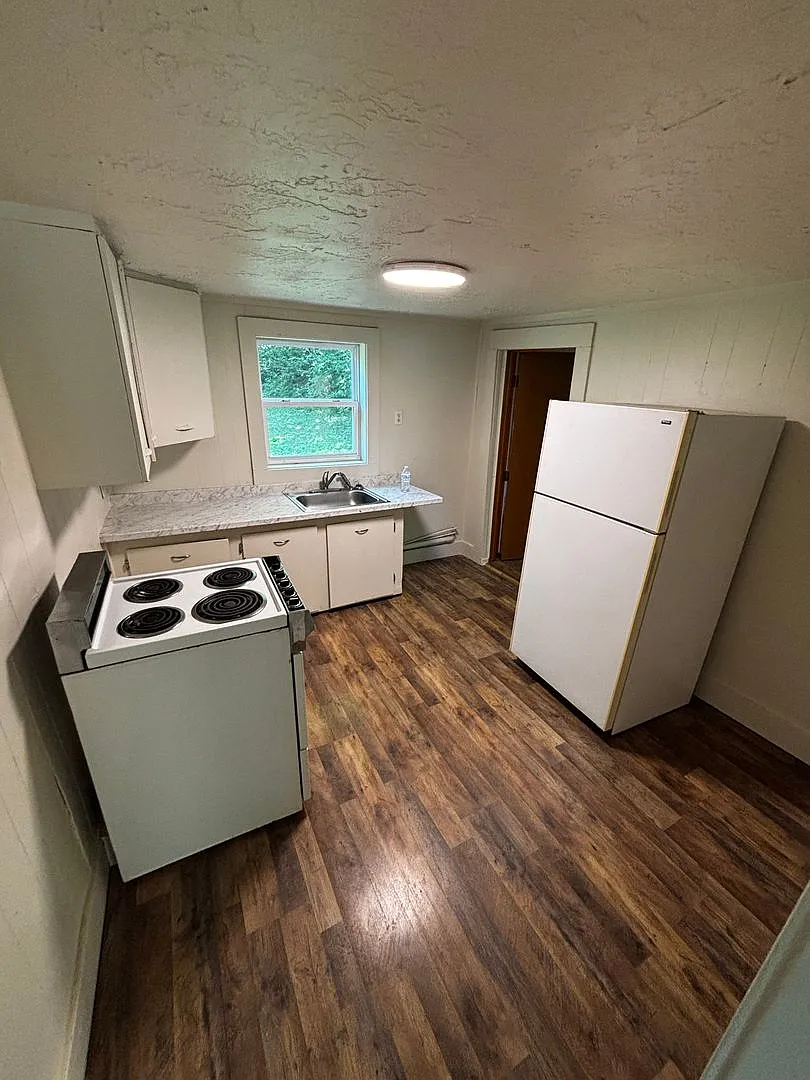 1 Bedroom 1 Bathroom House For Rent — Photo 4