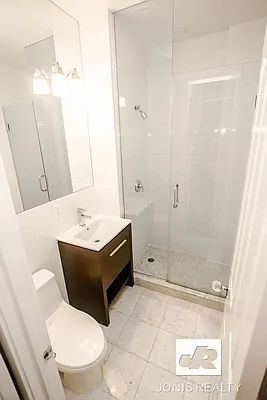 Rented by Jonis Realty | media 10