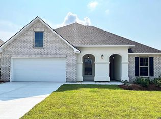 8862 Lyndanne Dr, Denham Springs, LA 70726