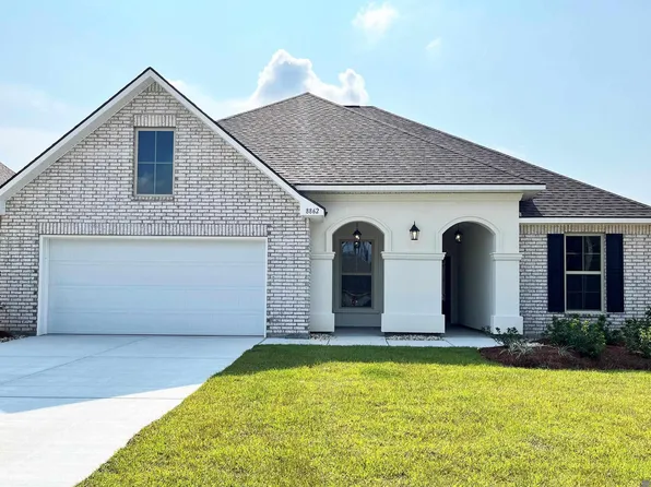 8862 Lyndanne Dr, Denham Springs, LA 70726