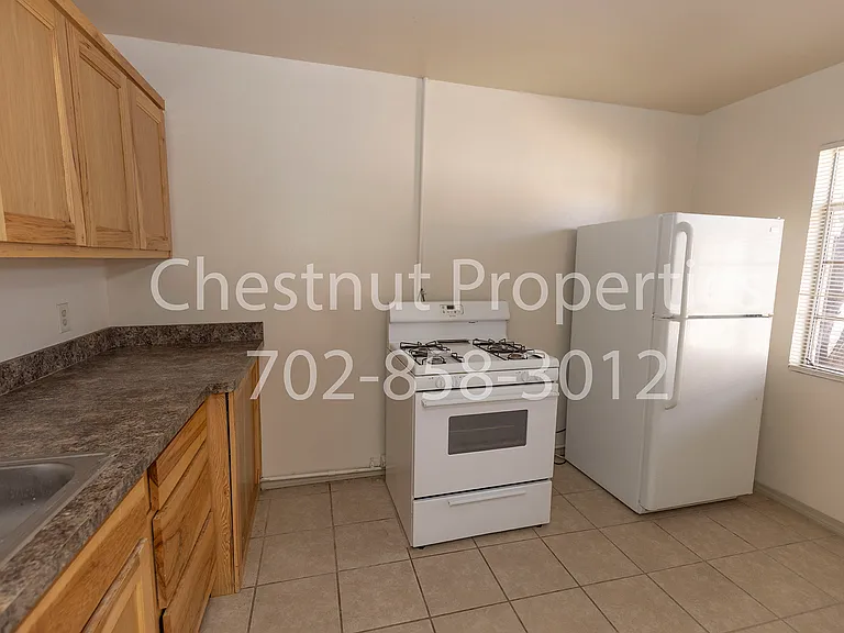 1205 Cherry St #B — Photo 12