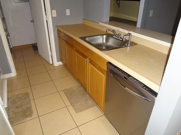 5th image of 21 Sussex Pl #307