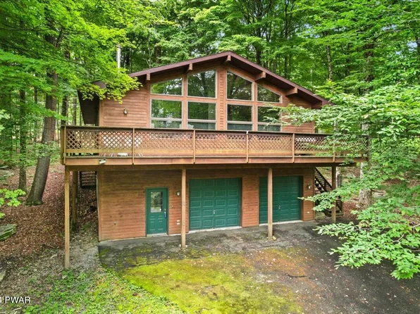 127 Grasshopper Ln, Greentown, PA 18426
