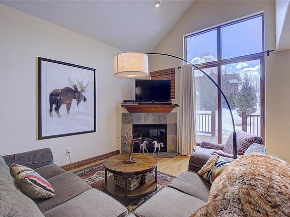 2nd image of 15 Oak Ln #15