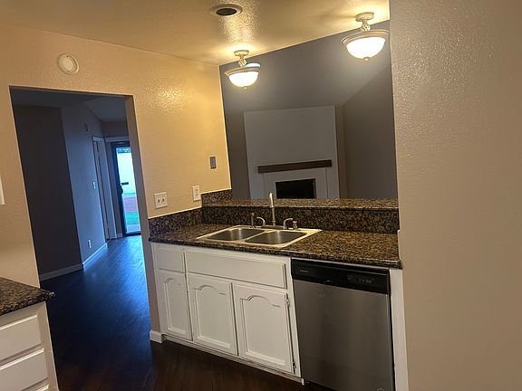 4th image of 2050 Mendocino Dr