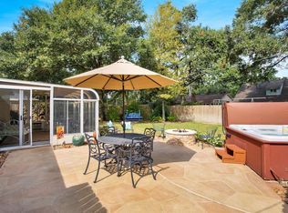 10646 Mayfield Rd, Houston, TX 77043