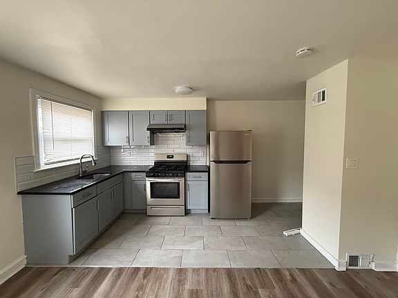 3rd image of 60XX Belden St