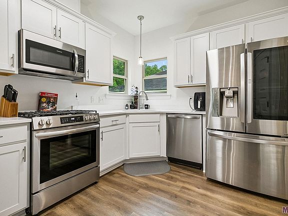 3rd image of 10332 Cloudland Dr
