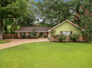 112 Pebble Brook Dr, Clinton, MS 39056