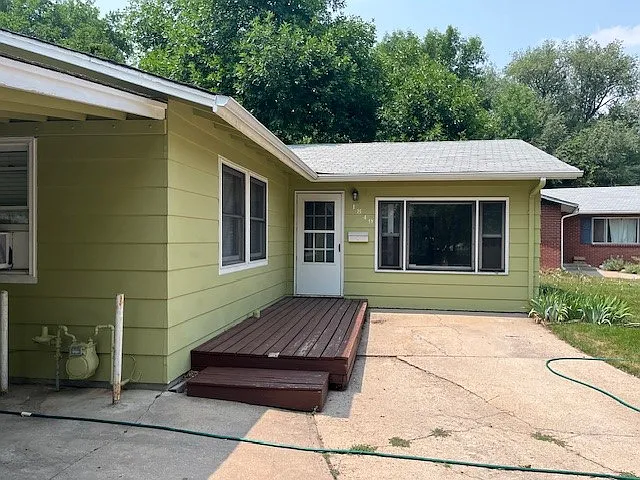 1849 Homer Dr — Photo 2
