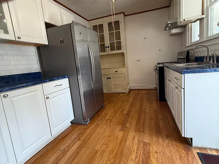 300 Devereaux Ave — Photo 9