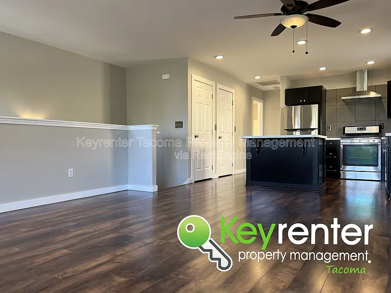 628 N Steele St — Photo 9