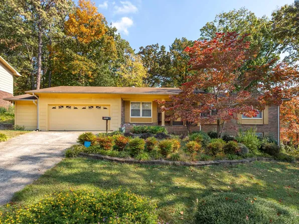 5507 Blueberry Ln, Anniston, AL 36206